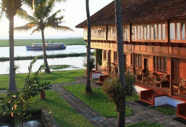 Coconut-Lagoon-Kumarakom
