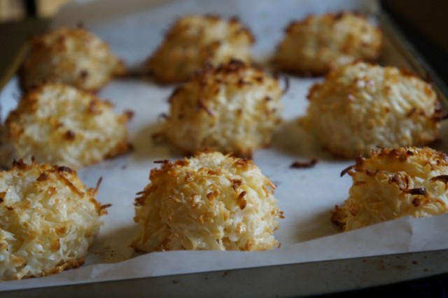 Coconut Macaroon Crisps