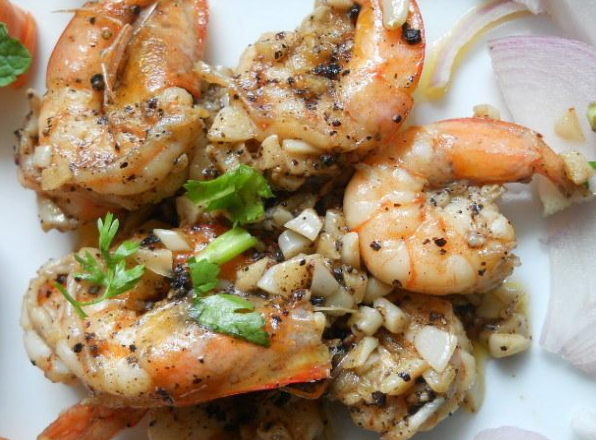 Garlic-prawns-with-white-wine-and-garlic-sauce