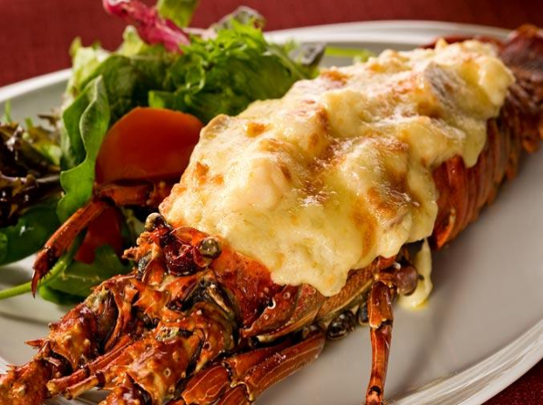 Lobster-Thermidor-with-cheese
