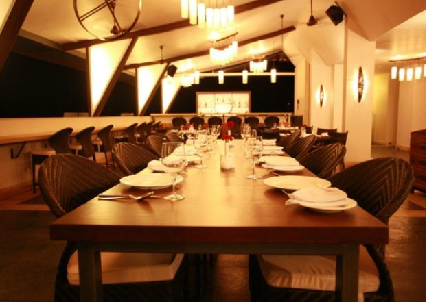 Z-Rooftop-Longue-Bar-Grill