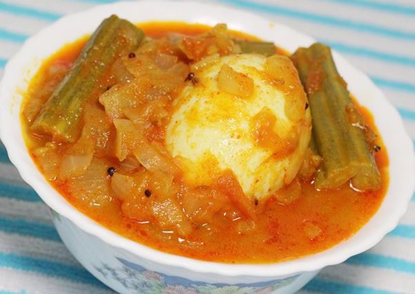 egg-and-drumsticks-curry