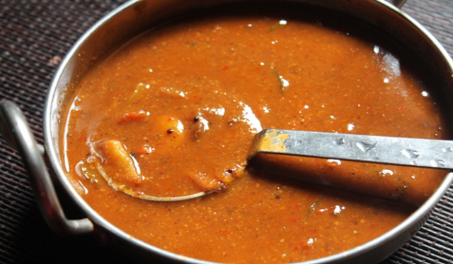 garlic-kuzhambu