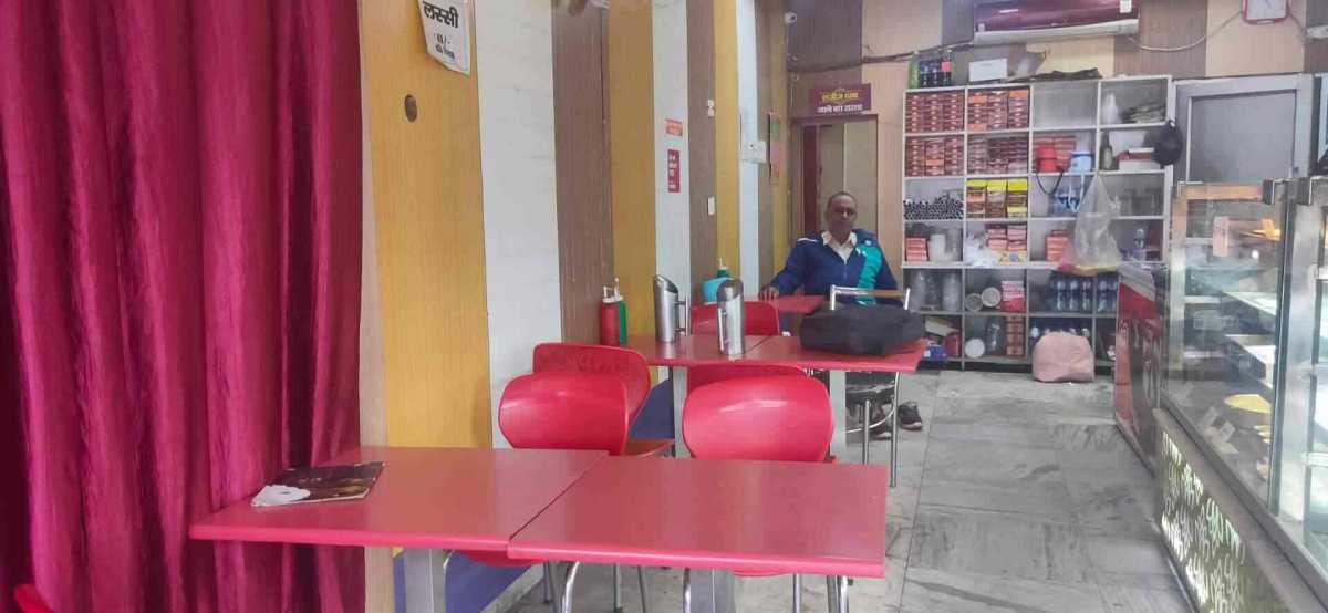 gupta-sweets-familu-restaurant-gorakhpur-0wrkusdi2d