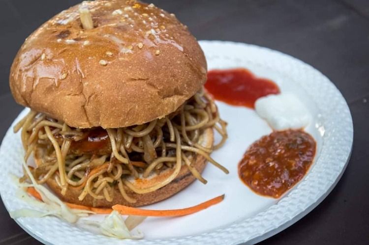 hot n spicy food stall