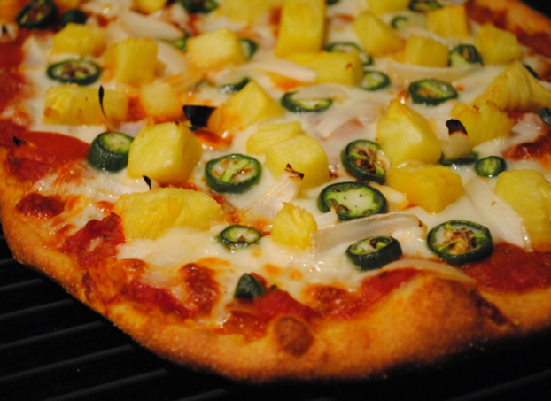 jalapeno-pineapple-pizza
